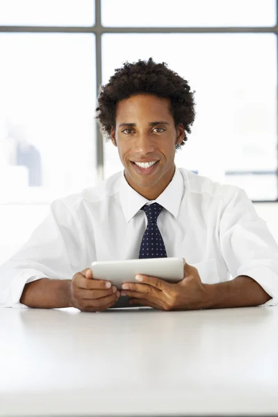 Businessman Using Digital Tablet — Stock Photo, Image