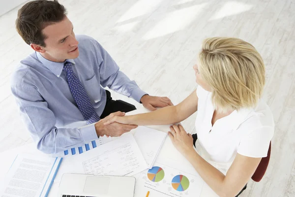 Businesswoman And Businessman Working Together — Stock Photo, Image