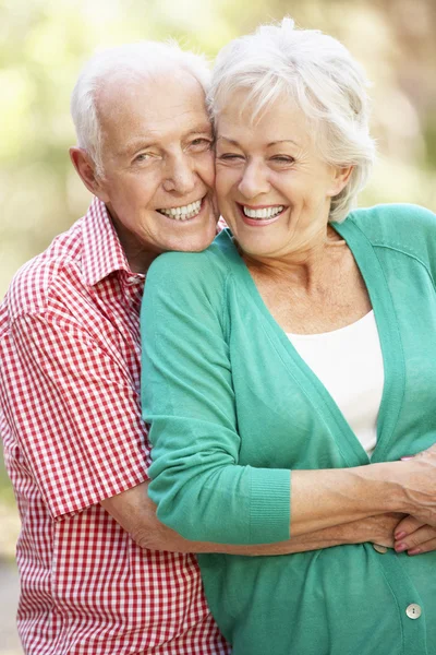 Glückliches Seniorenpaar — Stockfoto