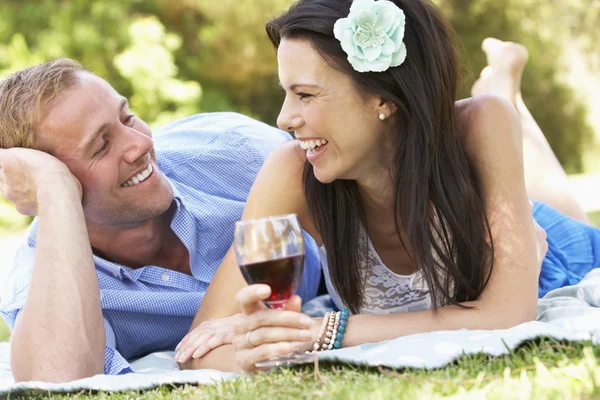 Couple Enjoying Picnic Together — Stock Photo, Image