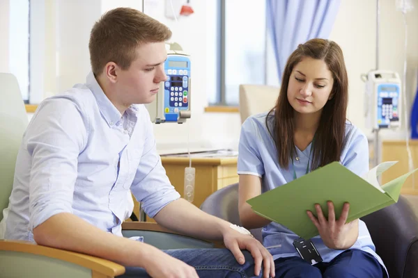 Man Having Chemotherapy With Nurse — Stock Photo, Image