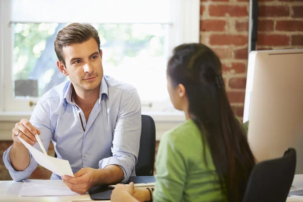 Businessman Interviewing Female Job Applicant — Stock Photo, Image