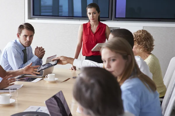 Ondernemers tijdens de vergadering op het Bureau — Stockfoto