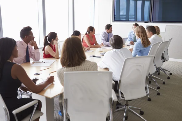 Empresários durante reunião no escritório — Fotografia de Stock