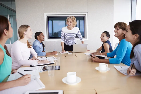 组的会议的女企业家 — 图库照片