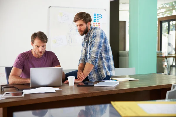 Ondernemers samen te werken In Office — Stockfoto