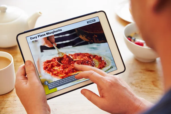 Aplicación de receta en la tableta digital —  Fotos de Stock