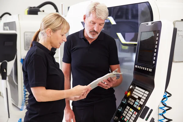 Two Engineers Operating CNC Machinery — Stock Photo, Image