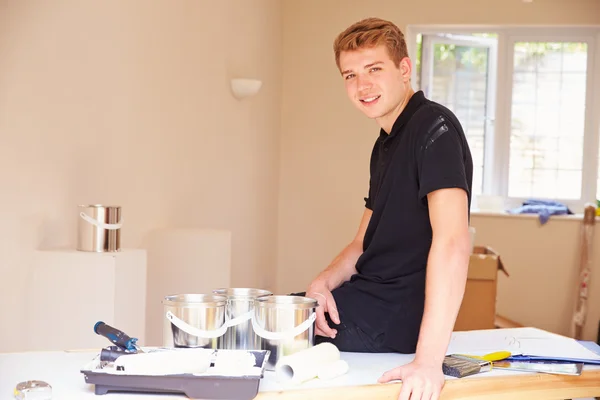 Smiling male decorator — Stock Photo, Image