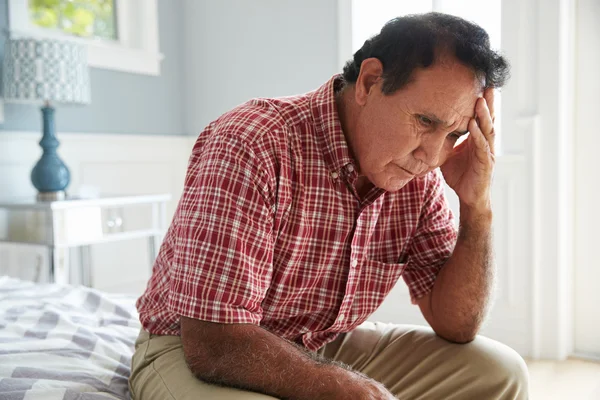 Senior leidet an Depressionen — Stockfoto