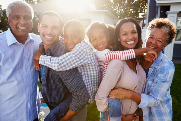 Familia negra multi generación — Foto de Stock