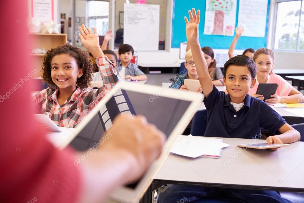 My happy school. Дети в американской школе. Мультимедиа класс. Образование картинки. Начальная школа в Америке.