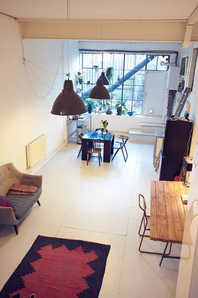 Zonă de zi în apartament modern — Fotografie, imagine de stoc