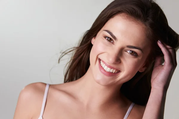 Dark haired teen girl — Stock Photo, Image