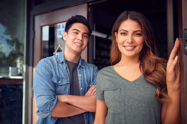 Portrait Couple Starting New Coffee Shop Restaurant Business Standing Doorway — Stock Photo, Image