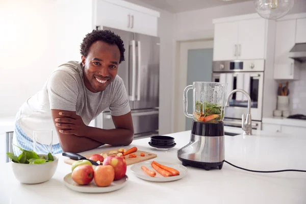 Portrait Man Wearing Pyjamas Standing Kitchen Chopping Fruit Vegetables Fresh — Stock Photo, Image