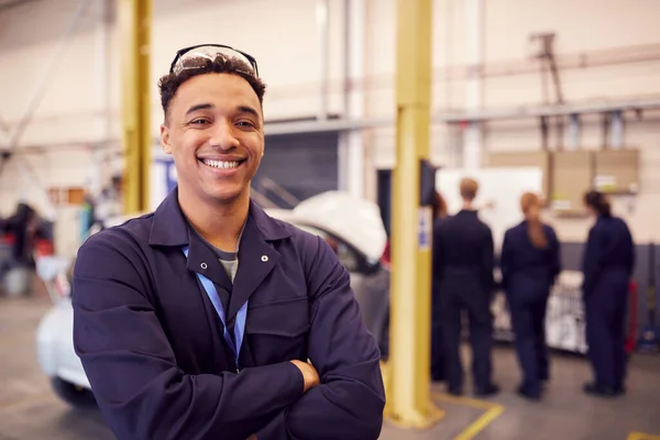 Portrait Male Student Safety Glasses Studying Auto Mechanic Apprenticeship College — 스톡 사진