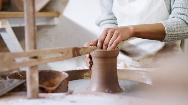 Close Young African American Woman Working Pottery Wheel Ceramics Studio — Stock Video