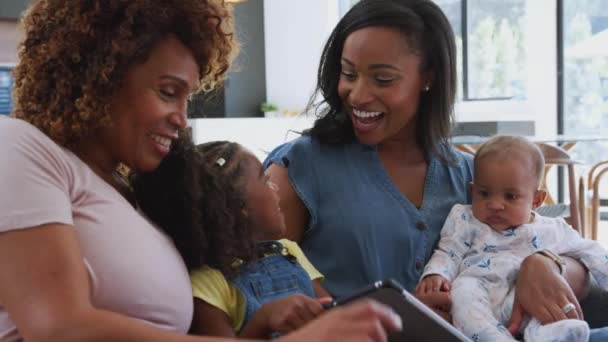 Multi Generation Female African American Family Sitting Sofa Home Using — Stock Video