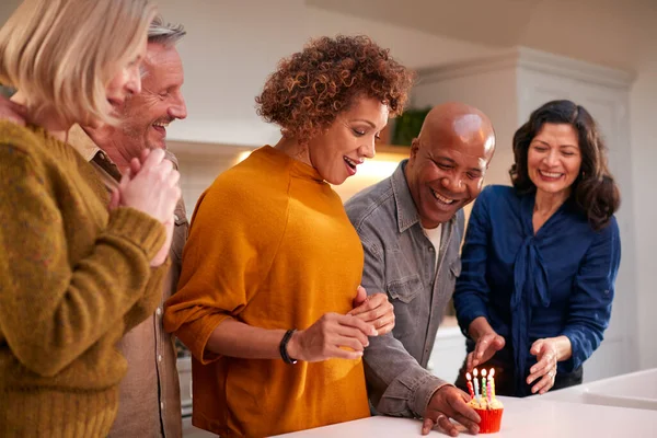 Group Mature Friends Meeting Home Celebrate Womans Birthday Cake — Stock Photo, Image