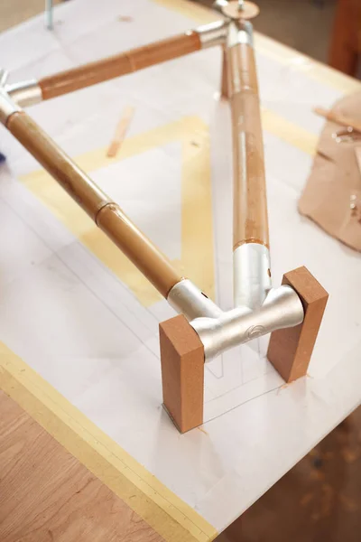 Hand Built Sustainable Bamboo Bicycle Frame Being Assembled Workshop — Stock Photo, Image