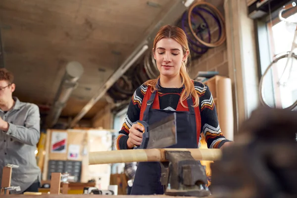 Multi Cultural Team Workshop Assembling Hand Built Sustainable Bamboo Bicycle — Stock Photo, Image