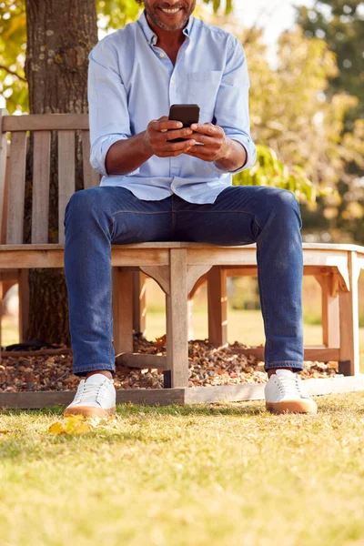 Close Man Sitting Bench Tree Summer Park Using Mobile Phone — Stock Photo, Image