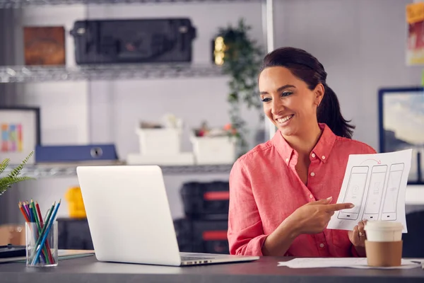 Vrouwelijke Reclame Marketing Design Creative Doing Presentatie Video Call Laptop — Stockfoto