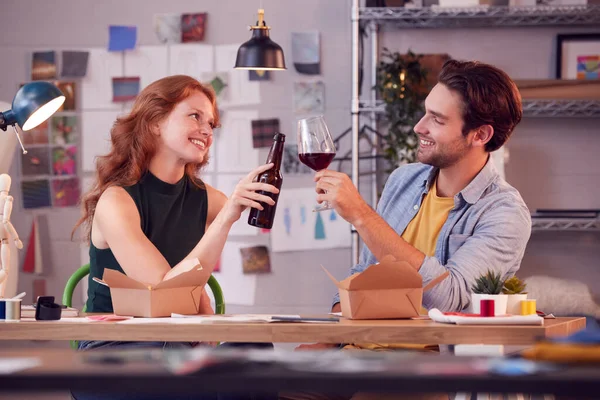 Male Female Owners Fashion Business Celebrating Drink End Working Day — Stock Photo, Image
