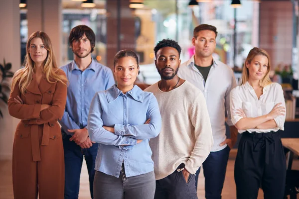 Porträt Eines Multikulturellen Geschäftsteams Modernen Multikulturellen Büro — Stockfoto