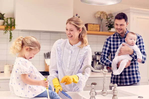 Smiling Family Having Fun Kitchen Doing Washing Sink Together — Stock Photo, Image