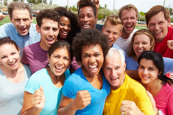 Multi-Ethnic Crowd — Stock Photo, Image