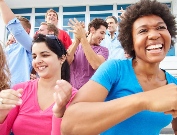 Audience Dancing At Outdoor Concert — Stock Photo, Image