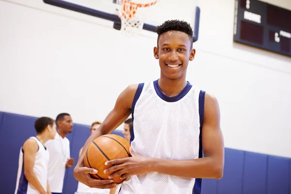 Jogador de basquete do ensino médio — Fotografia de Stock