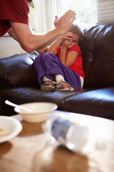 Father Physically Abusive Towards Daughter — Stock Photo, Image