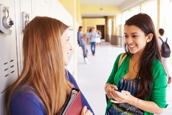 Female Students Talking By Lockers — Stock Photo, Image