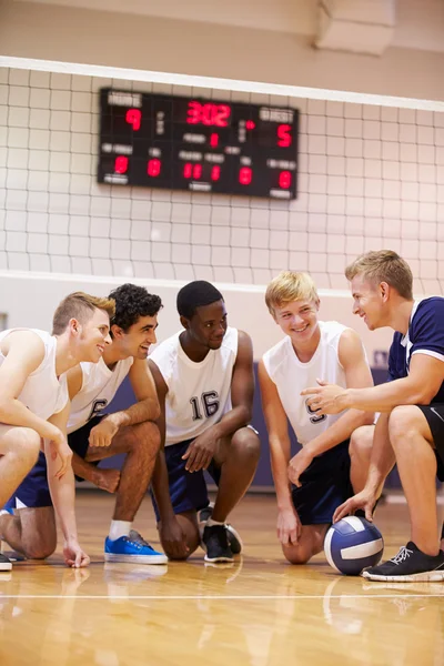 Equipo de Voleibol Tener Equipo Hablar desde el entrenador — Foto de Stock