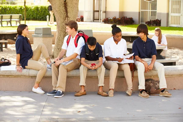Uczniowie szkół średnich — Zdjęcie stockowe
