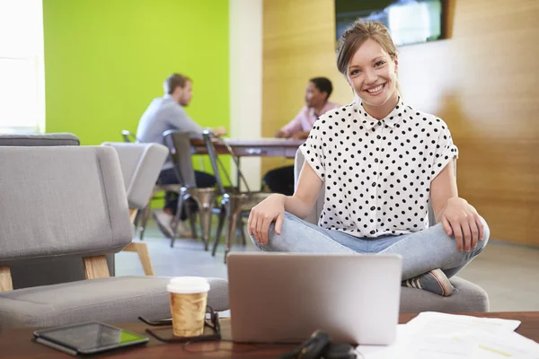 Frau macht Pause — Stockfoto