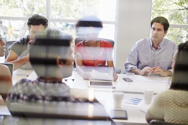 Diseñadores teniendo reunión — Foto de Stock