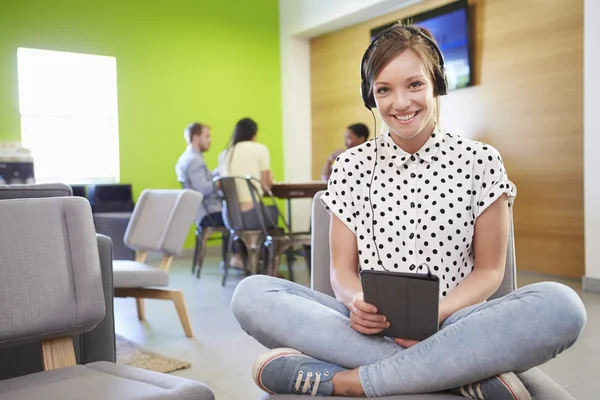 Frau macht Pause — Stockfoto