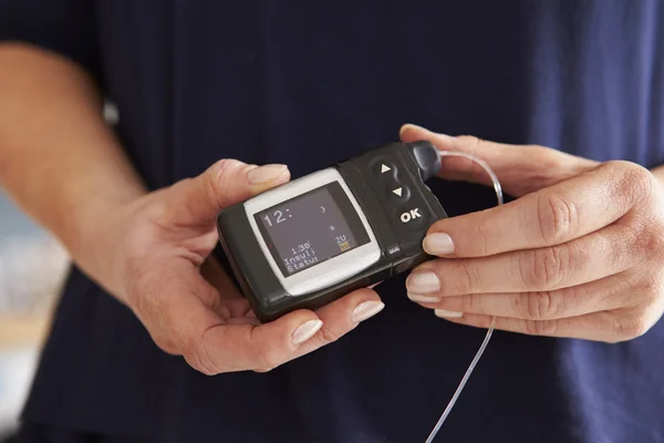 Checking Blood Sugar Levels — Stock Photo, Image