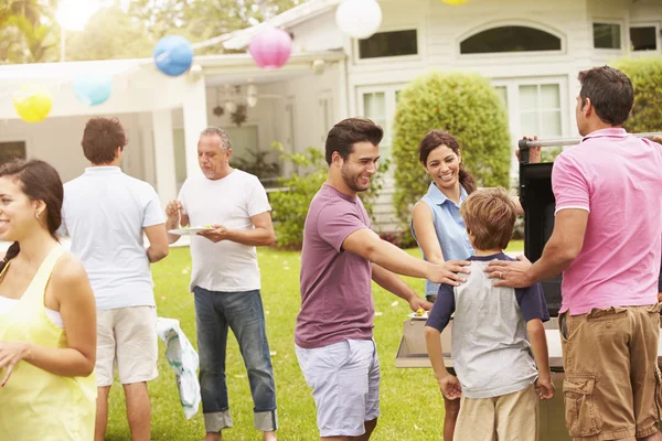 다 세대 가족 즐기는 파티 — 스톡 사진