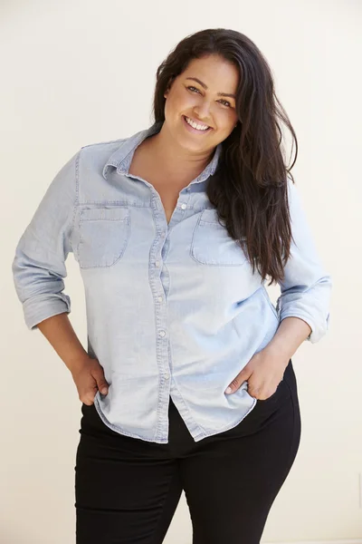 Sonriente mujer con sobrepeso —  Fotos de Stock