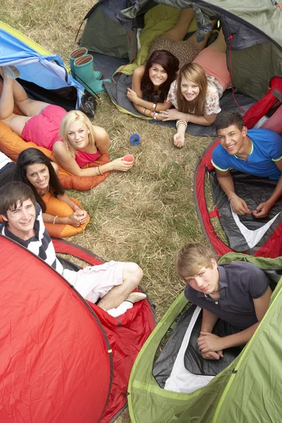 People on camping trip — Stock Photo, Image