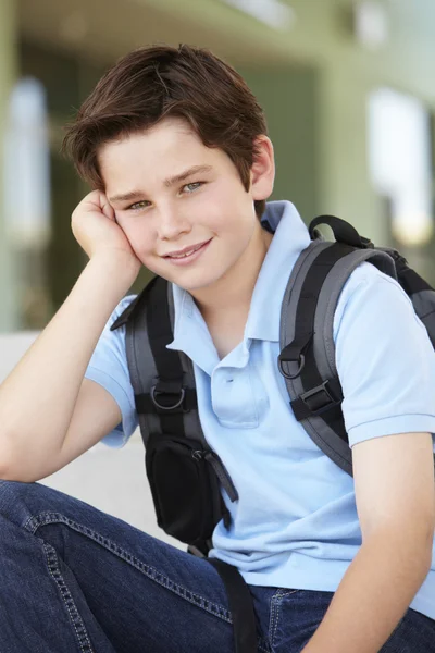 Chłopiec w szkole — Zdjęcie stockowe