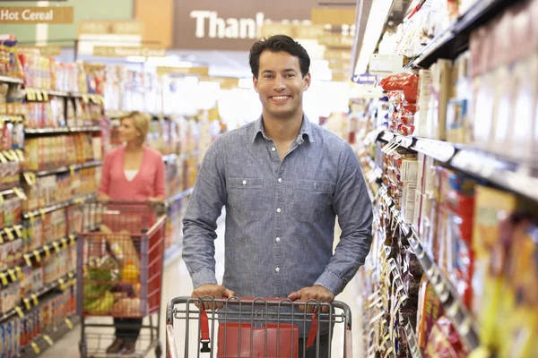 Pessoas comprando — Fotografia de Stock