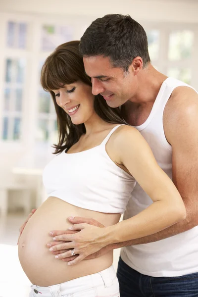 Couple expecting baby — Stock Photo, Image