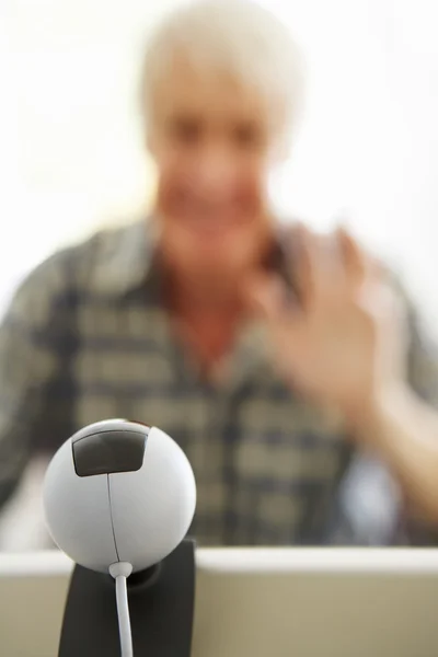 Hombre de mediana edad en skype —  Fotos de Stock