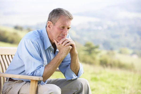 Seniorchef im Freien — Stockfoto